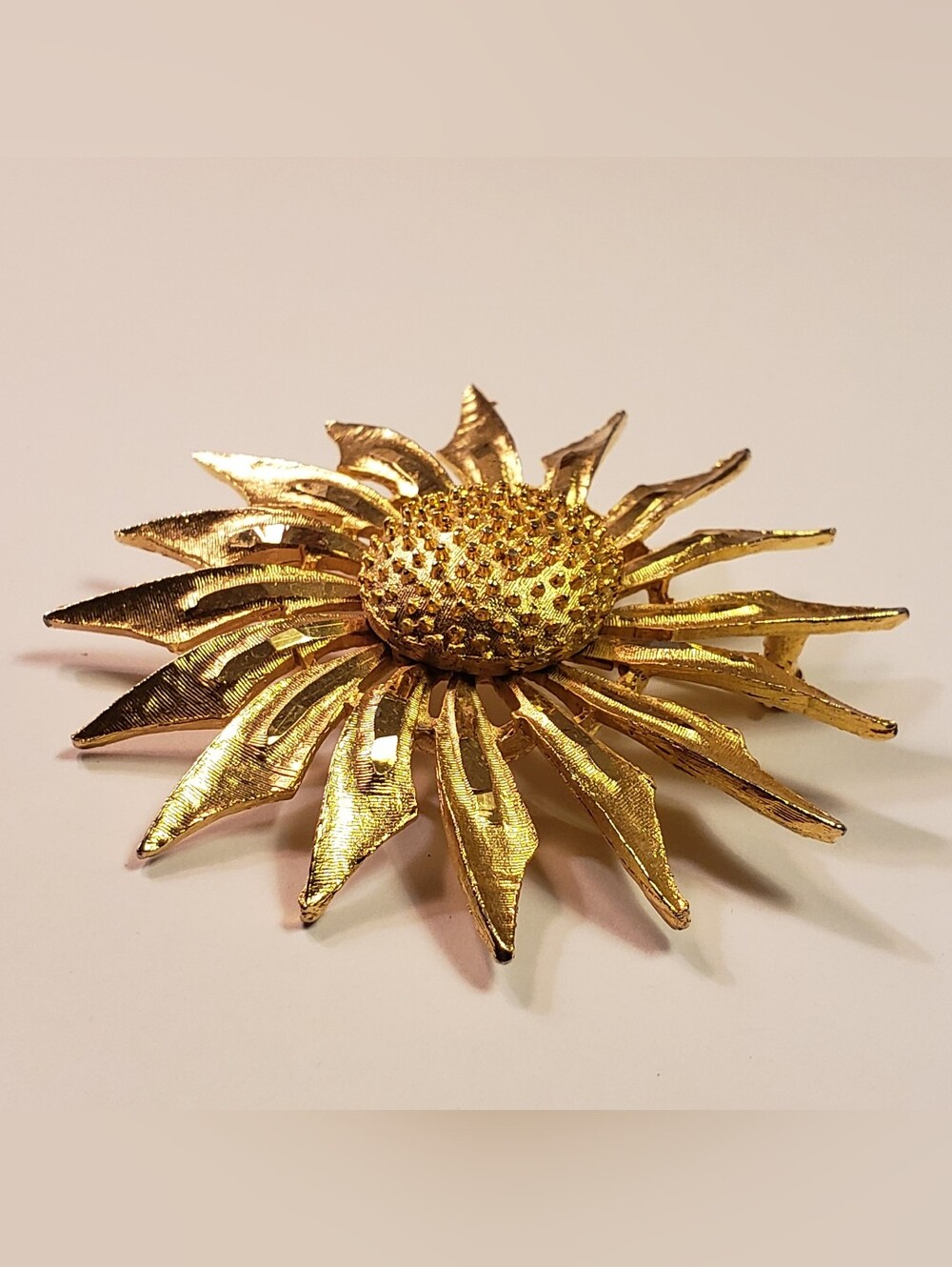 Vintage Gold Sunflower Brooch - Metallic Gold Tone